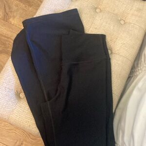 Abercrombie and fitch Sculptlux- black leggings with flare. Size Large